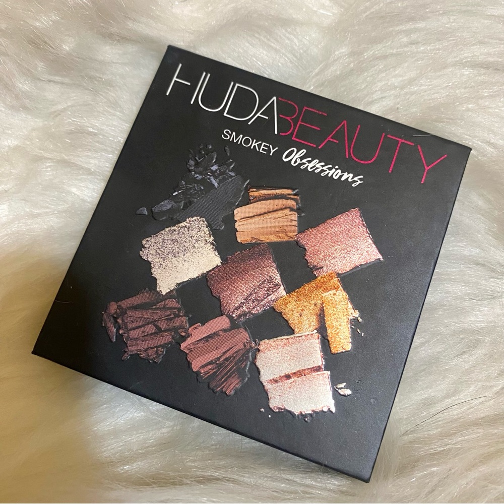 HUDA BEAUTY Smokey Obsessions Eyeshadow Palette
